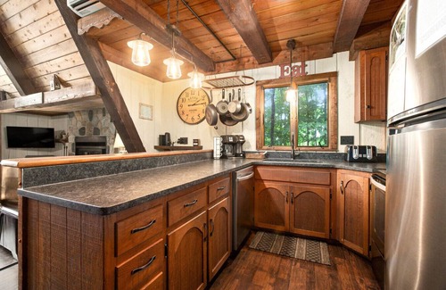 Bellaire House | Gorgeous A-Frame w/Epic views - Access to Pools