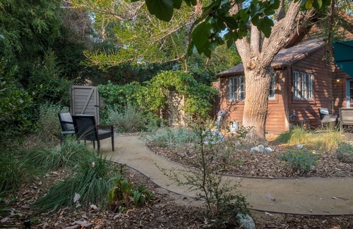 Altadena House | Gorgeous and architecturally impressive home – Centrally located in Altadena.