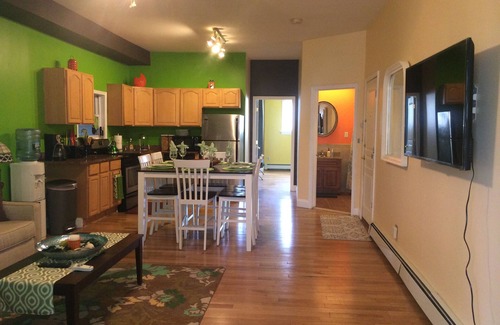 Union City Apartment | GORGEOUS APARTMENT 10 MINUTES AWAY FROM TIMES SQUARE BY BUSES RUNNING 24 HOURS