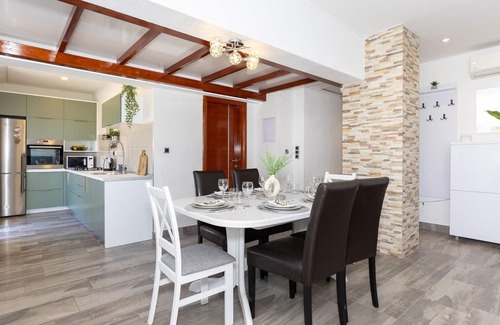 Jesenice Apartment | Gorgeous apartment in Bajnice with WiFi