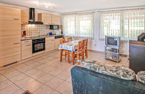 Mecklenburgische Kleinseenplatte Apartment | Gorgeous apartment in Below