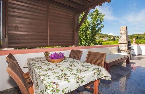 Suha Punta Apartment | Gorgeous apartment in Kampor with sauna