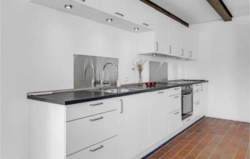 Arnager Apartment | Gorgeous Apartment In Rønne With Wifi