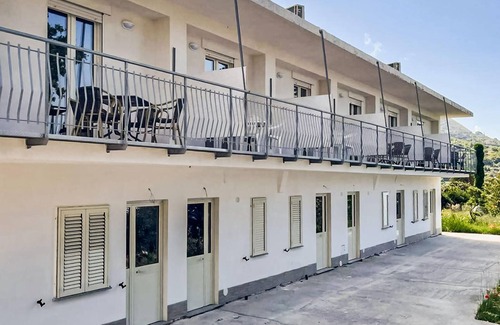 Santa Maria Apartment | Gorgeous apartment in Ricadi