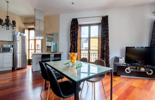 Santa Cruz Apartment | Gorgeous Apartment with Swimming Pool and Cathedral View