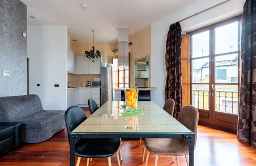 Santa Cruz Apartment | Gorgeous Apartment with Swimming Pool and Cathedral View