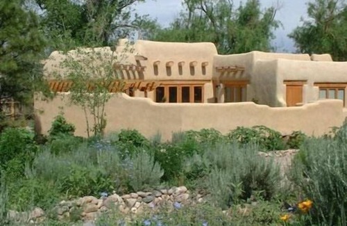 Taos House | Gorgeous Architect designed Taos Adobe 1,200 Sq.Ft. Guest House Near Town Plaza