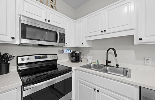 Bel Air House | Gorgeous, Bright Townhome Close to Beach!