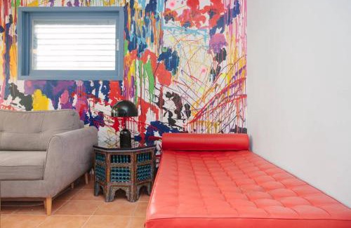 Kerem HaTeimanim Apartment | gorgeous By-the-Beach