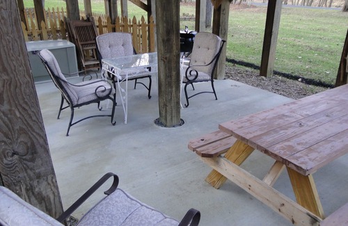 Shenandoah Cabin | Gorgeous Cabin Overlooking The Shenandoah River - 2 bedrooms ~ 2 lofts