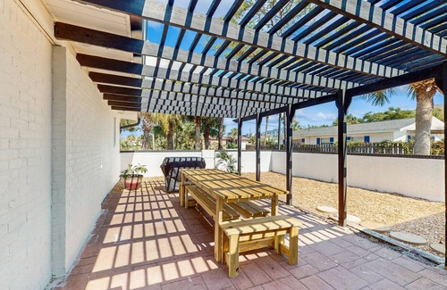 Fort Walton Beach House | Gorgeous coastal home with plenty of space and easy beach access