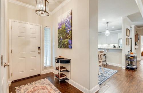 College Station House | Gorgeous College Station Townhome with Patio!