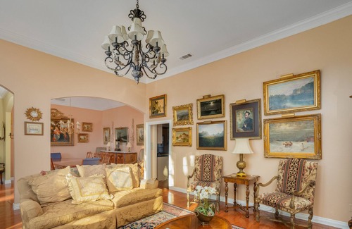 North Central Carrollton House | Gorgeous Colonial Chateau for Large Groups