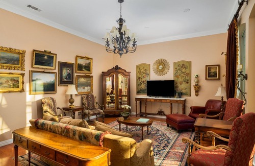 North Central Carrollton House | Gorgeous Colonial Chateau for Large Groups