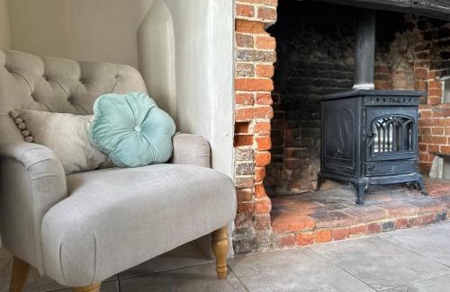 Skirmett House | Gorgeous Cottage in Skirmett with Parking