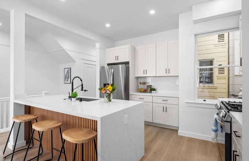 Cow Hollow Apartment | Gorgeous Cow Hollow Home in Phenomenal Location