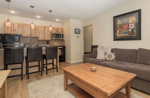 Rendezvous Apartment | Gorgeous end unit, over the Fraser River in downtown Winter Park