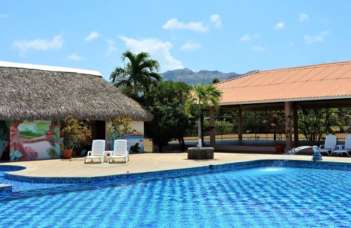 Pajonal House | Gorgeous Executive Three Bedroom House SPECIALS NOW FOR HIGH SEASON MONTHLY!