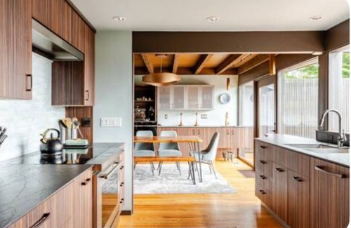 Leschi House | Gorgeous Family Lake View House with Gourmet Kitchen and Spa Bath with Sauna