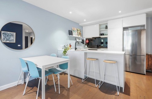 Brunswick East Apartment | Gorgeous flat with pool, gym and rooftop