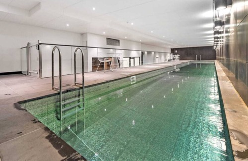 Brunswick East Apartment | Gorgeous flat with pool, gym and rooftop