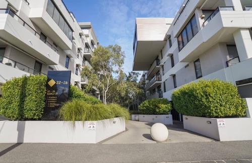 Brunswick East Apartment | Gorgeous flat with pool, gym and rooftop