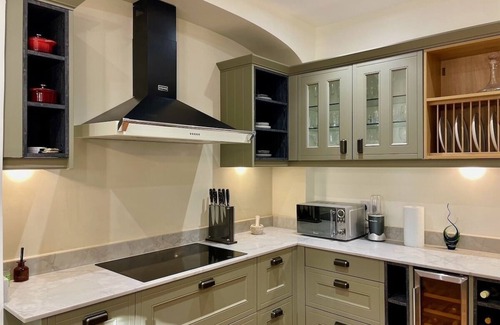 Northampton House | Gorgeous 4 bedroom Townhouse