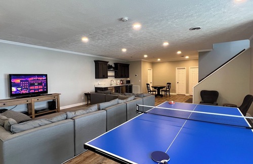 Baneberry House | Gorgeous Getaway - Douglas Lake - Smoky Mountains view - Private Boat Dock