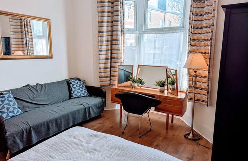 Stoke Newington House | Gorgeous great 5 bed 2 bath family home with garden in trendy area