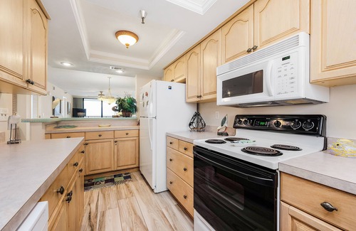 Navarre Beach Condo | Gorgeous Gulf Front Beach Oasis - Emerald Surf #302