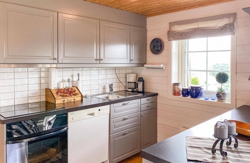 Torjulvagen House | Gorgeous home in øydegard