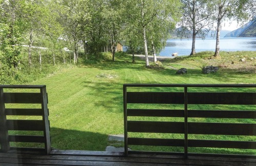 Alfoten House | Gorgeous home in ålfoten with sauna