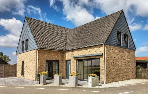 Cadzand-Bad House | Gorgeous Home In Cadzand With Wifi