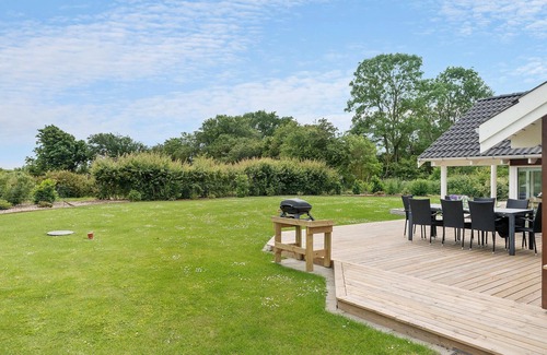 Dannemare House | Gorgeous home in Dannemare with kitchen
