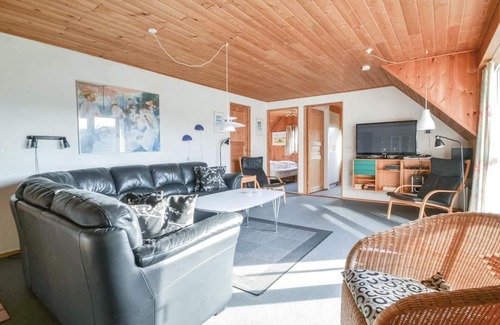 Rindby Strand House | Gorgeous home in Fanø with kitchen