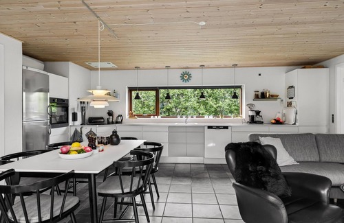 Rindby Strand House | Gorgeous home in Fanø with kitchen