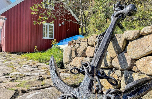 Farsund House | Gorgeous home in Farsund with kitchen