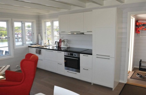 Flekkerøy House | Gorgeous home in Flekkerøy with WiFi