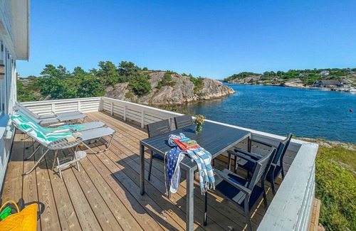 Flekkerøy House | Gorgeous home in Flekkerøy with WiFi