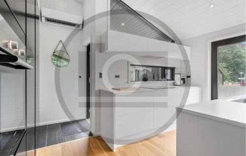 Frørup House | Gorgeous Home In Frørup With Kitchen