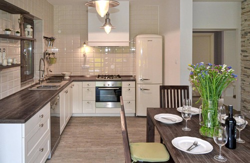Sarsoni House | Gorgeous home in Fuzine with kitchen