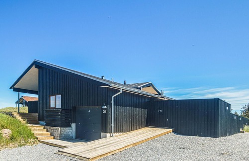 Hirtshals House | Gorgeous home in Hirtshals with sauna