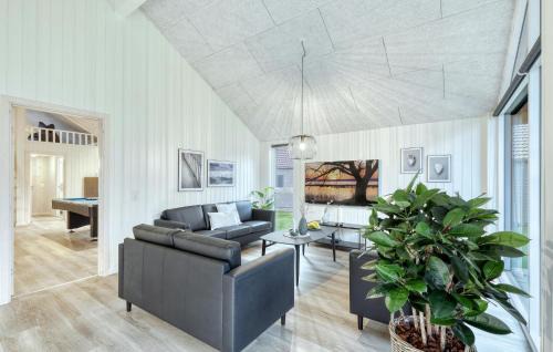 Jesendorf House | Gorgeous Home In Jesendorf With Sauna