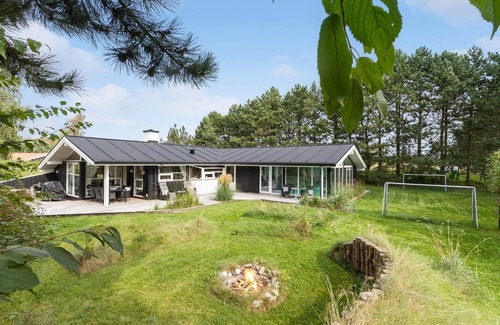 Skodshoved House | Gorgeous home in Knebel with sauna