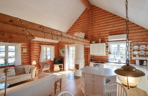 Skodshoved House | Gorgeous home in Knebel with WiFi