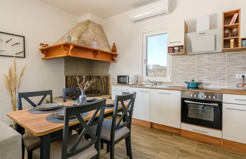 Krsan House | Gorgeous home in Krsan with kitchen