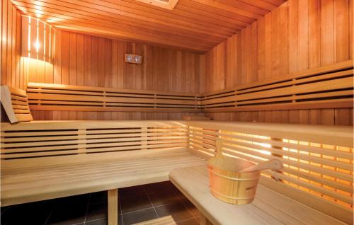 Mravince House | Gorgeous Home In Mravince With Sauna