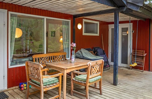 Dueodde House | Gorgeous home in Nexø with kitchen