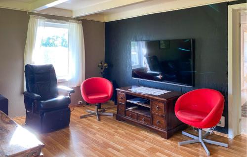 Gjemnes Municipality House | Gorgeous Home In Øydegard With Wifi