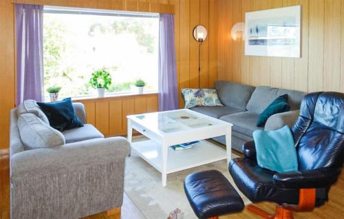 Tysnes House | Gorgeous Home In Reksteren With Kitchen